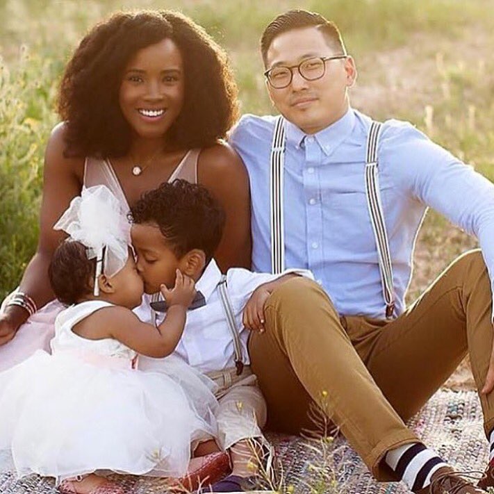 SwirlMingle's tweet photo. What a beautiful family 😍 https://t.co/KBSRMuF75w