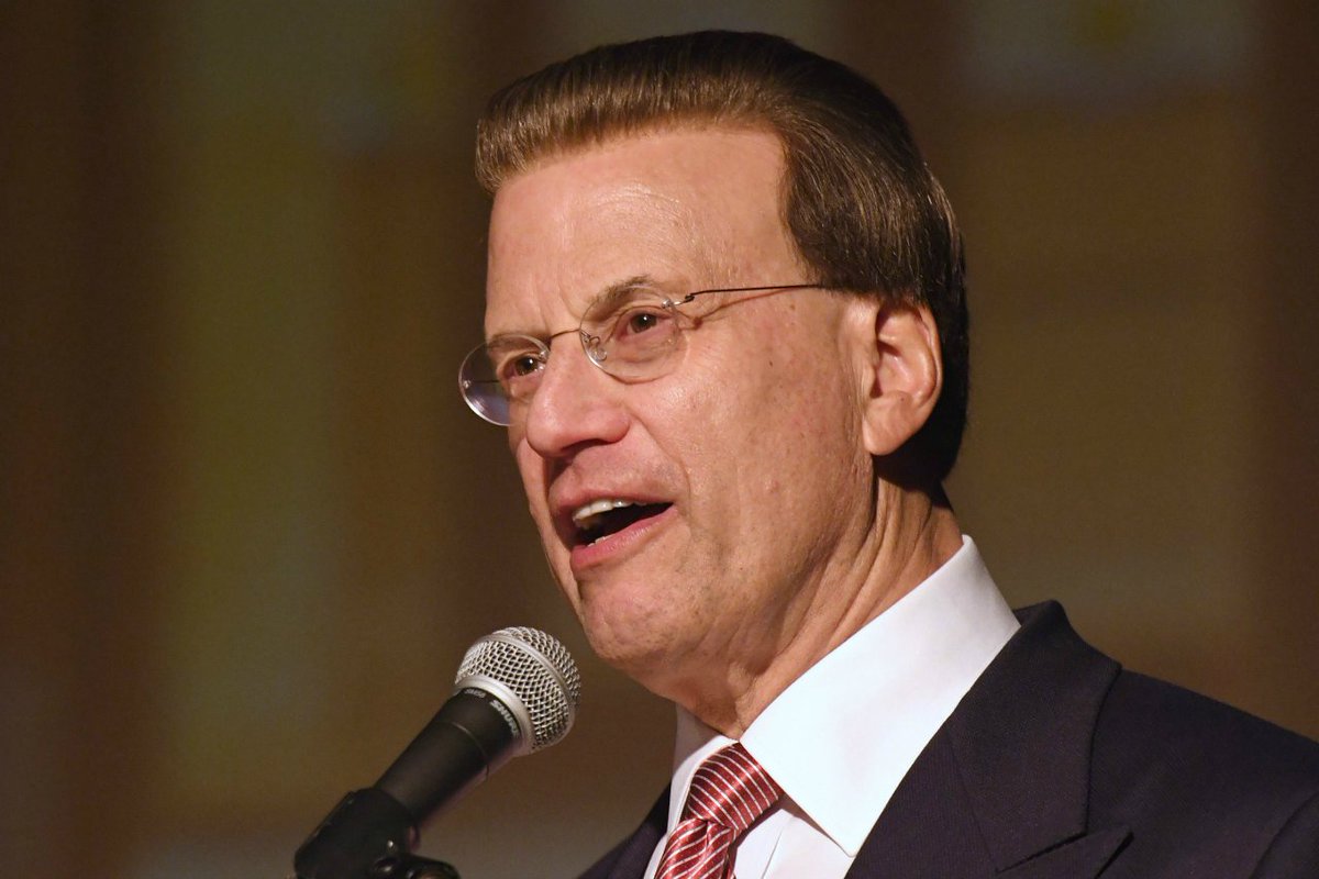 "Let us challenge ourselves &amp; ask: What change can I create to improve the lives of others?” ow.ly/9xvt300AJ8X