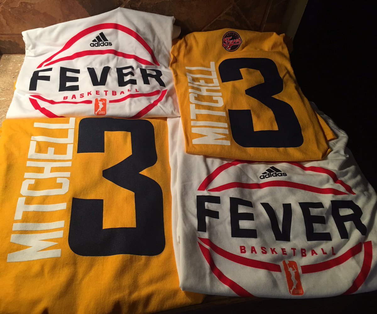 RobMac523's tweet photo. @TiffMitch25 @StephanieWhite @IndianaFever #twitterlessAnne & I ready for Sunday #newtreads #watchtiffwork #FEVER๐ https://t.co/063HoXaq9e