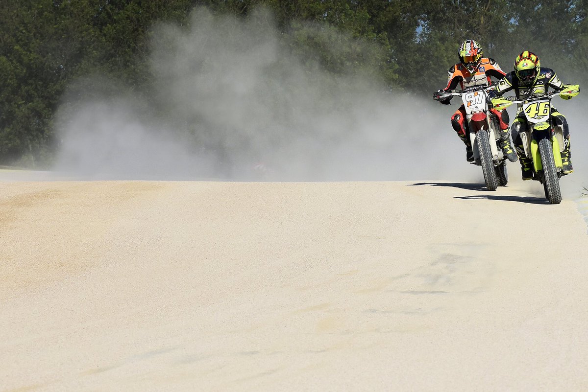 ValeYellow46's tweet photo. Allenamento al @MotoRanch col Maro @Luca_Marini_97 https://t.co/W1SCOzNhOw