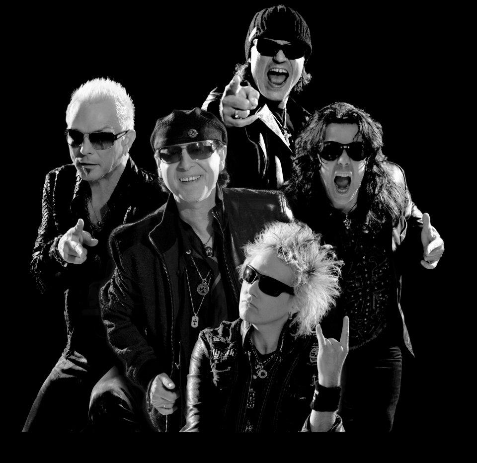 zonaderuido's tweet photo. Comenzamos el programa de hoy con @scorpions Rock you like a hurricane #Zonaderuido con @luis_vrock y @carlostrap23 https://t.co/jCBVAJ917m