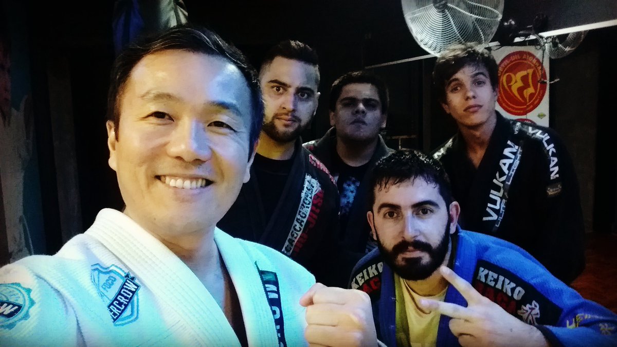 iuquio's tweet photo. Véspera do feriado com muito #jiujitsu #b9 #barbosajj #equipeiuquiojj #b9jj #overcrow https://t.co/luLZ5R6BWA