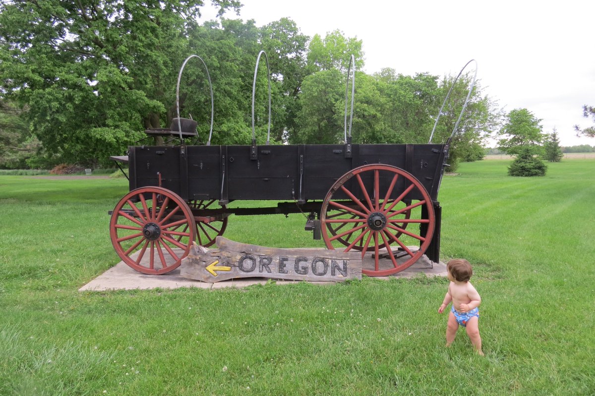 ckaye89's tweet photo. Stopped at Fort Kearney yesterday. All aboard the #slashroutebus (maybe the #techwagon?) for #RoadTripToPycon! https://t.co/dWOLDyIn63
