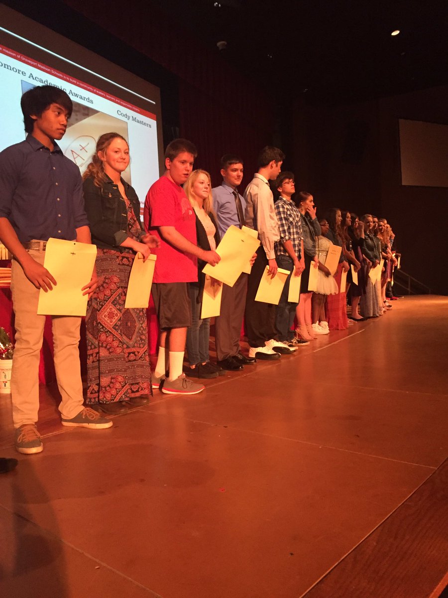 AricThomas1's tweet photo. Great award ceremony tonight. Thanks for attending the Evening of Excellence! https://t.co/3zUWzSteNJ