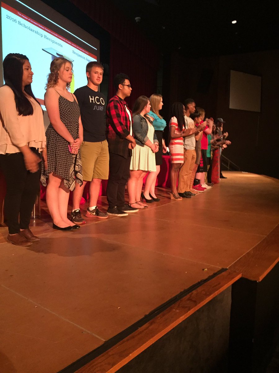 AricThomas1's tweet photo. Great award ceremony tonight. Thanks for attending the Evening of Excellence! https://t.co/3zUWzSteNJ