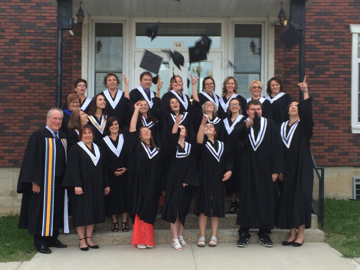 collegeboreal's tweet photo. Félicitations aux diplômées et au diplômés @collegeboreal @Hearst https://t.co/A0Za3CGi8A
