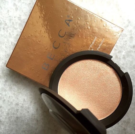 makeupforyoux's tweet image. BECCA x JACLYN HILL CHAMPAGNE POP GIVEAWAY // RT &amp;amp; USE MY MERCARI CODE "GWZXQQ" FOR A CHANCE TO WIN ✨😘