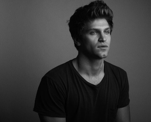 LoViNg__SpObY's tweet photo. Damn 😻 #ChoiceDramaTVActor @KeeganAllen https://t.co/Nret5IcDl5