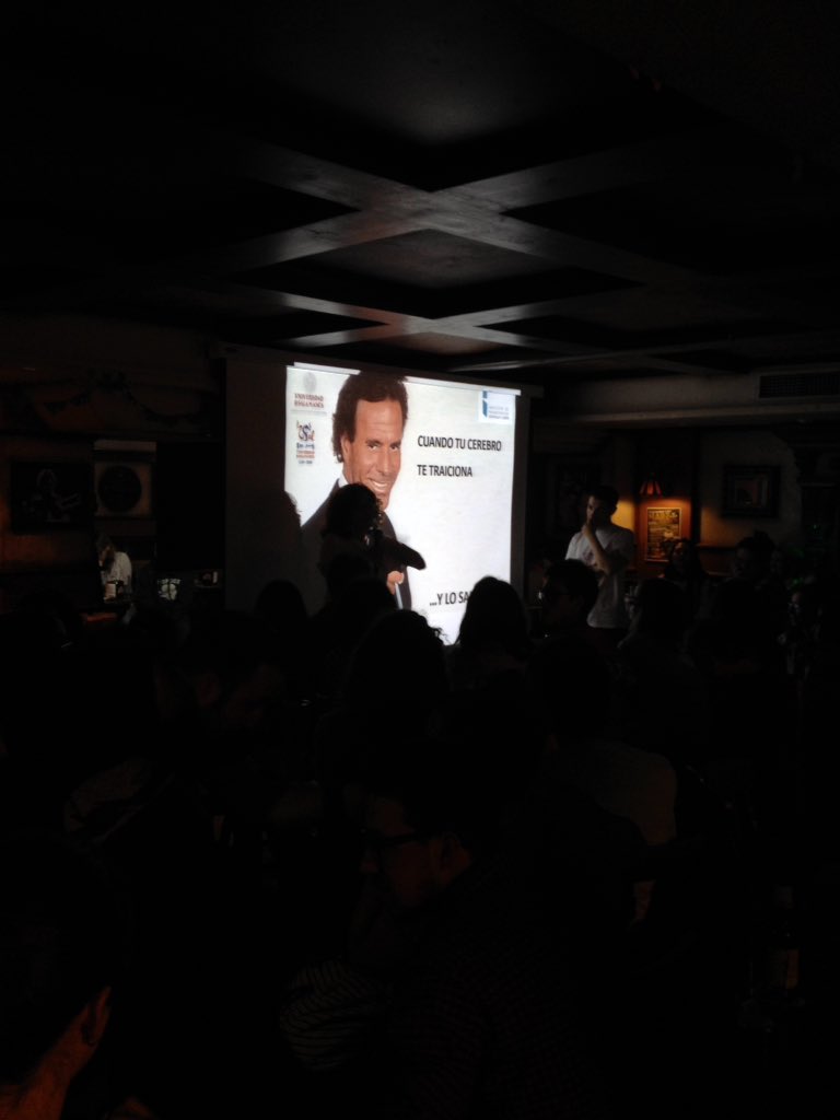 AlexiaMN's tweet photo. Cuando tu cerebro te traiciona...y lo sabes. Me encantan estas frikadas.  #pint16SAL #pint16es https://t.co/li15MKLc4V