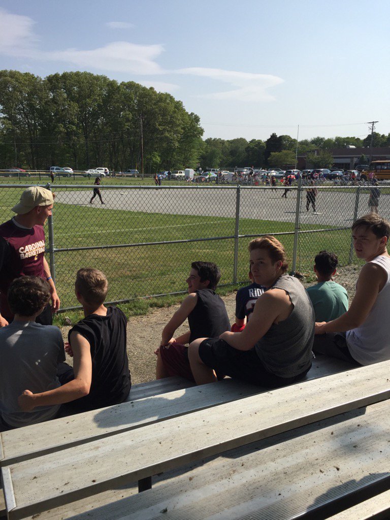 CaseSports's tweet photo. SAs out supporting our softball girls! #CaseTrack #FroshBaseball https://t.co/GwSFII5li5