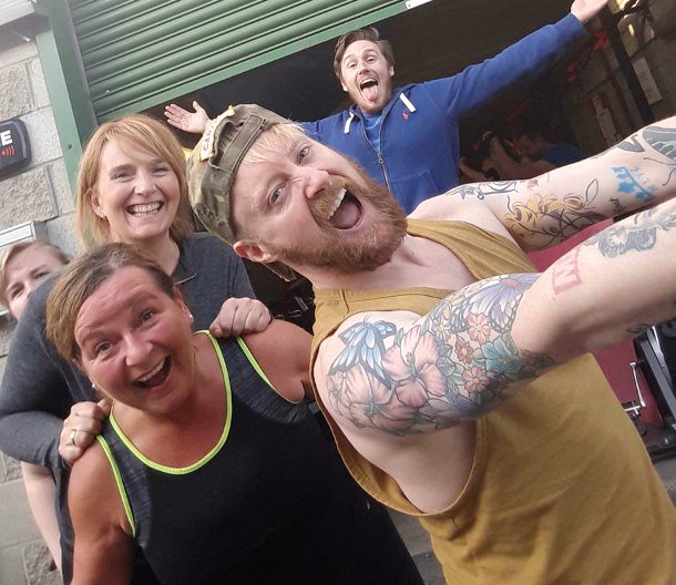 AttheFitnessCen's tweet photo. @materialboycork @EmcsweeneyMc just an ordinary evening training with this gang. https://t.co/v4HbxPRtY3