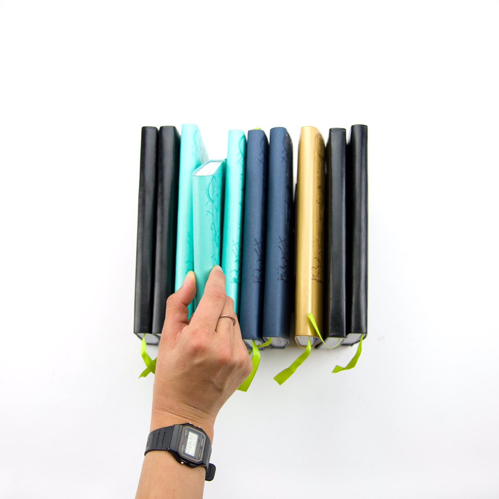 passion_planner's tweet photo. Our Twilight Blue and #stayGOALden are gone, but welcome to the #PashFam Paradise Blue💙! Get yours before it’s gone! https://t.co/Ig3JVfN3kp