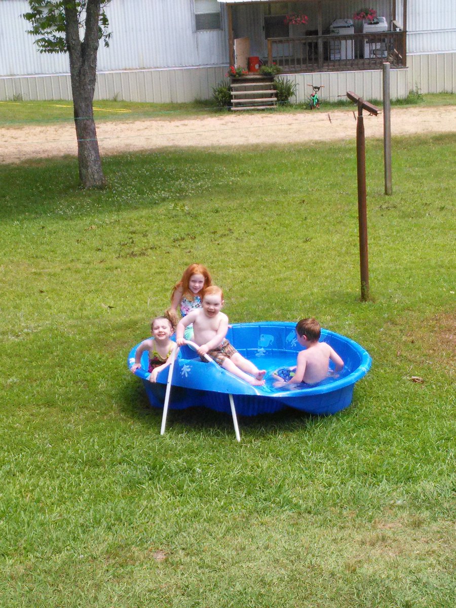 AvonLady1144's tweet photo. Last day of school...let summer begin. This is how we gonna spend it. https://t.co/FZvlCmlqAz
