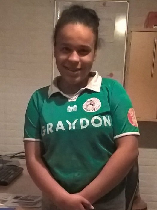 Vermist #Gillian 14jr, 1.60m. Laatst gezien #sGravenzandseweg #HoekvanHolland. Is mogelijk in R'dam West. 0900-8844.
