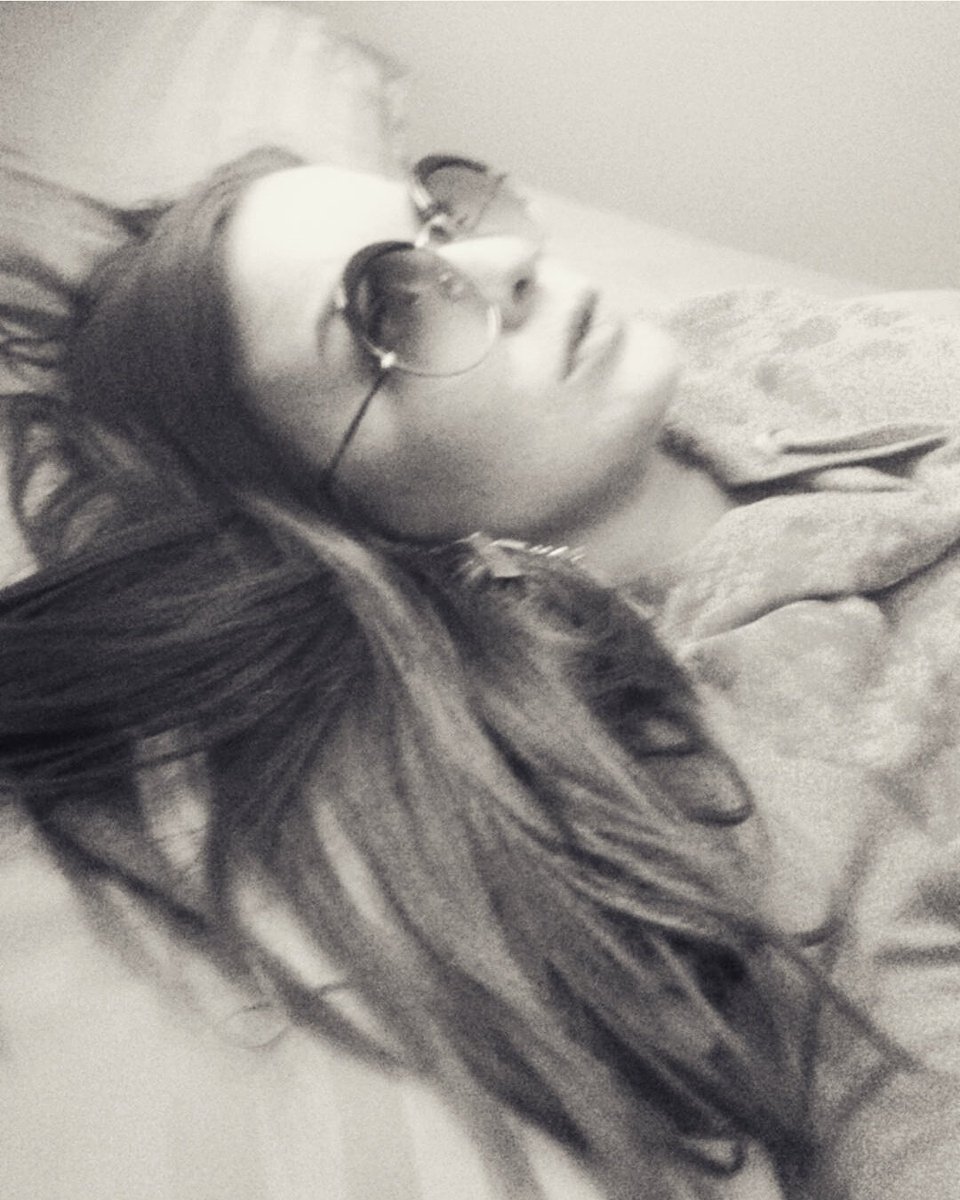 MamasajaJ's tweet photo. #diva #sharayahmarie #vanity https://t.co/MG6QqkPG1E