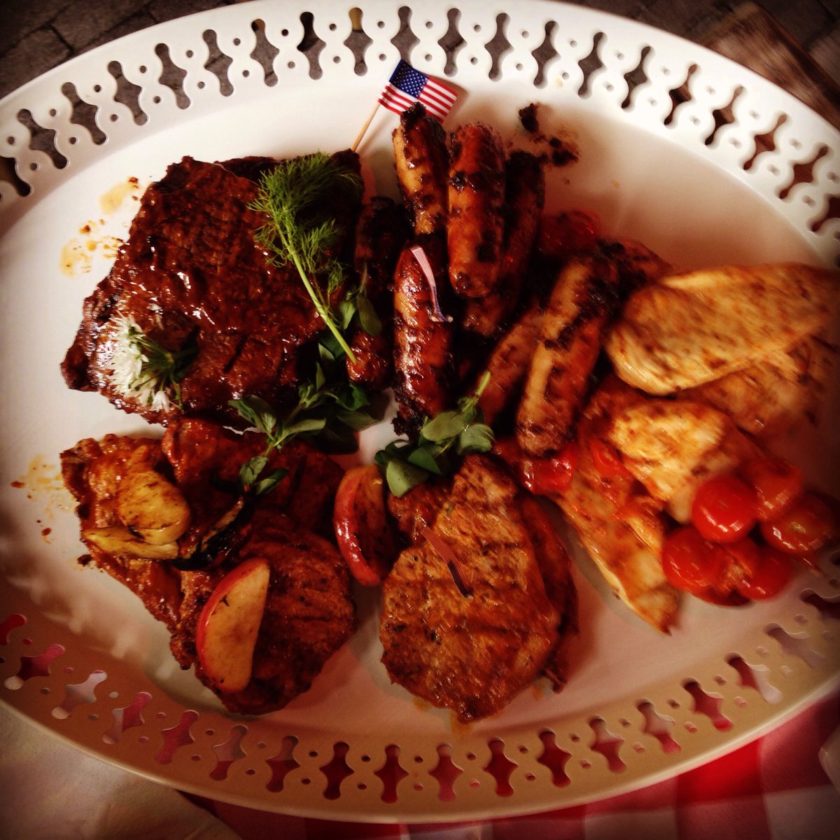 BelfastFoodBlog's tweet photo. Yummy plate of food @SPARNI annual Spar-b-q #SPARBQ2016 #food #local #yum #localproduce https://t.co/SOv5cYL2KS