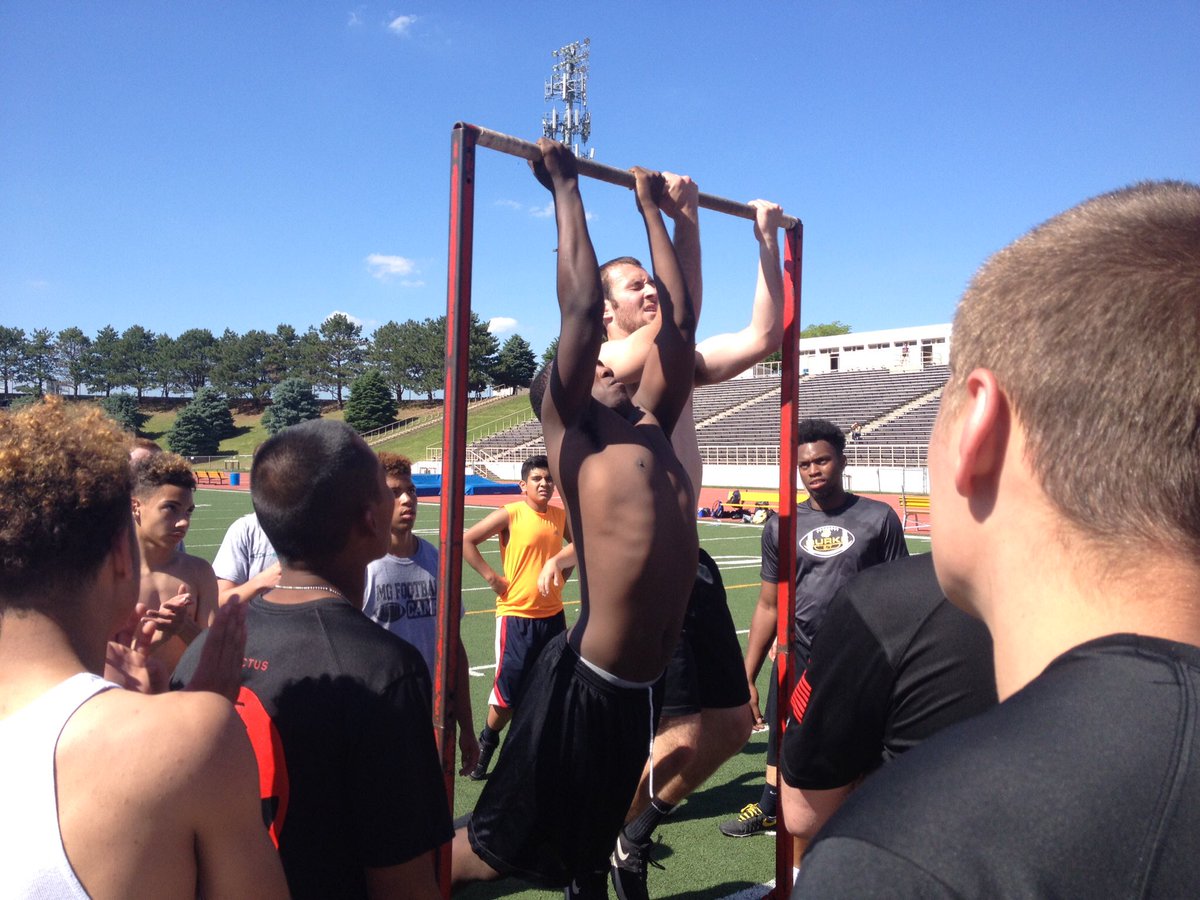 Coach_Limongi's tweet photo. @SSgthuck great working out with the marines yesterday!! See you guys soon https://t.co/Ceo4xlLb7f
