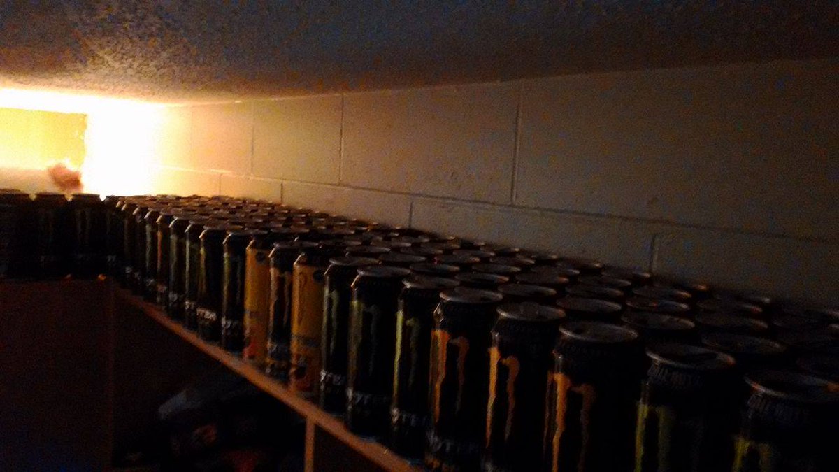 Corbett_Designs's tweet photo. @ProSyndicate Think I should sponsored by @MonsterEnergyUK @MonsterGaming FYI They are all EMPTY. https://t.co/GlsuXMX3tU