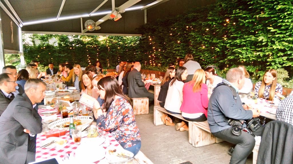 laetitiaconde's tweet photo. There's no better way to spend a Wednesday evening! @NationalBelfast @StGeorgesMarket #SPARBQ2016  #TwilightMarket https://t.co/5w83zHvnJk