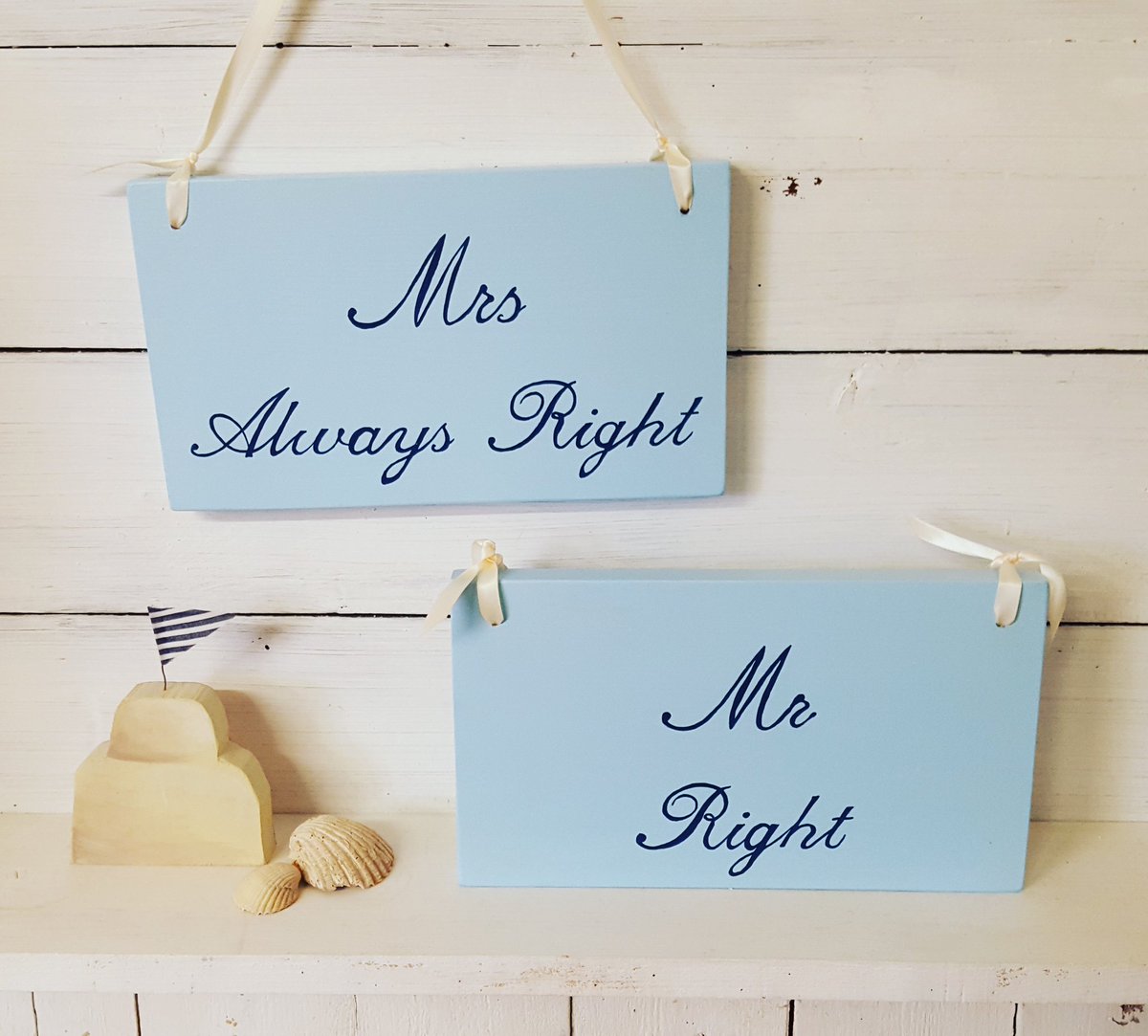 Wedding signs...Mr Right and Mrs Always Right #weddinghour #weddingsigns #mrandmrssign #mrrightandmrsalwaysright