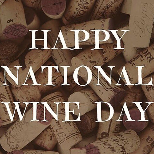 PrannaNYC's tweet photo. Cheers to another excuse to drink wine! 🍷#HappyNationalWineDay #happyhour #winesday https://t.co/GPOEpJL9YF