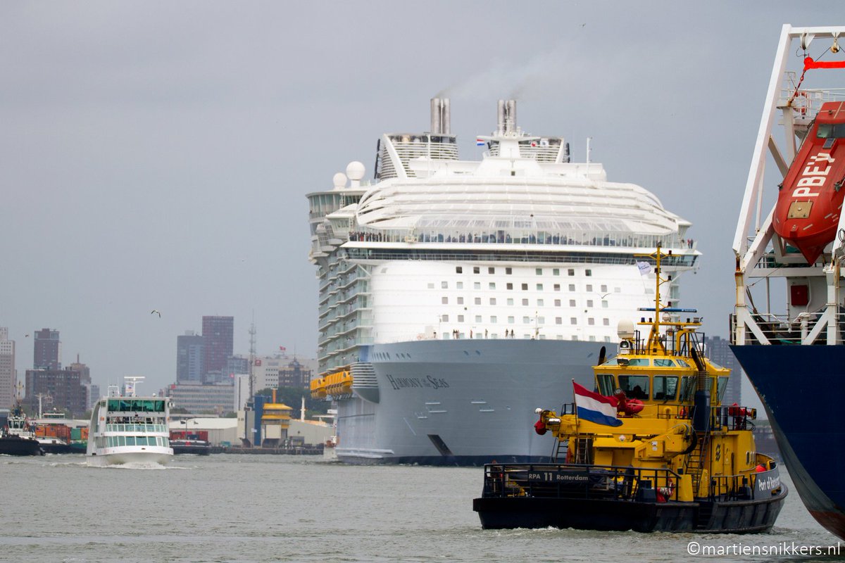 MartienSnikkers's tweet photo. De #RPA11 in actie! @De_Havenmeester @CruisePortRTM @NL_RTM https://t.co/xigIZ0zDk5