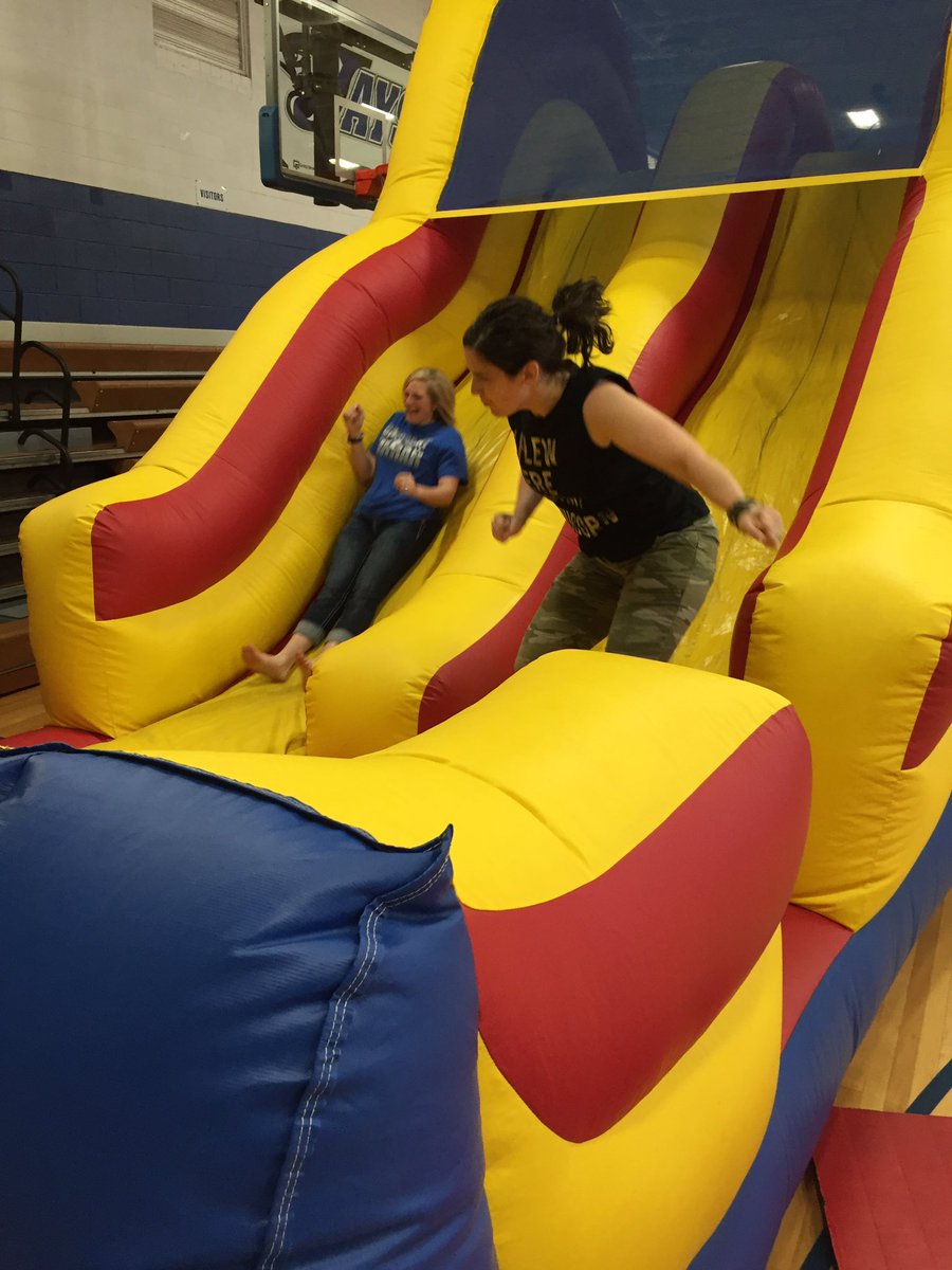 BFMath6's tweet photo. Teachers can have a little fun, too! @warren_bfms @TeachArtBFMS #bfmslearns #bfmsteaches https://t.co/WRIMr735Xg
