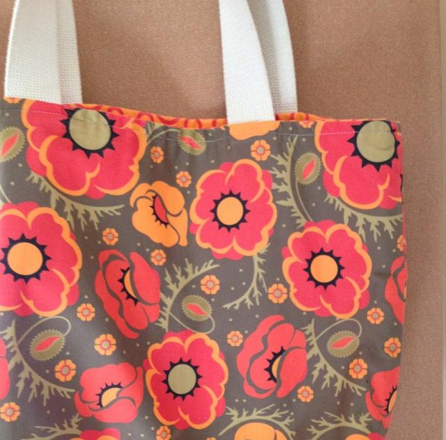 Beautiful handbag made by @CindyLindgren
 click here:bit.ly/1dzhBoh 
#modernyardage #summeriscoming #fabric