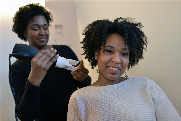 Breaking into the hair care industry with a new styling tool, <a href="/DiversameInc/">Diversamē</a> buff.ly/1NNrpBG
