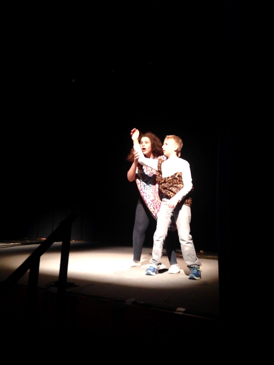 MonsieurBoris's tweet photo. Impro, musique, danse et contes pour les élèves de l'élémentaire de la région de North York aujourd'hui!@CSViamonde https://t.co/sCPTHpz1Qp