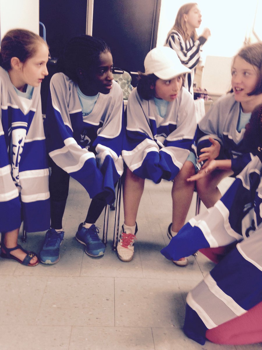 MonsieurBoris's tweet photo. Impro, musique, danse et contes pour les élèves de l'élémentaire de la région de North York aujourd'hui!@CSViamonde https://t.co/sCPTHpz1Qp