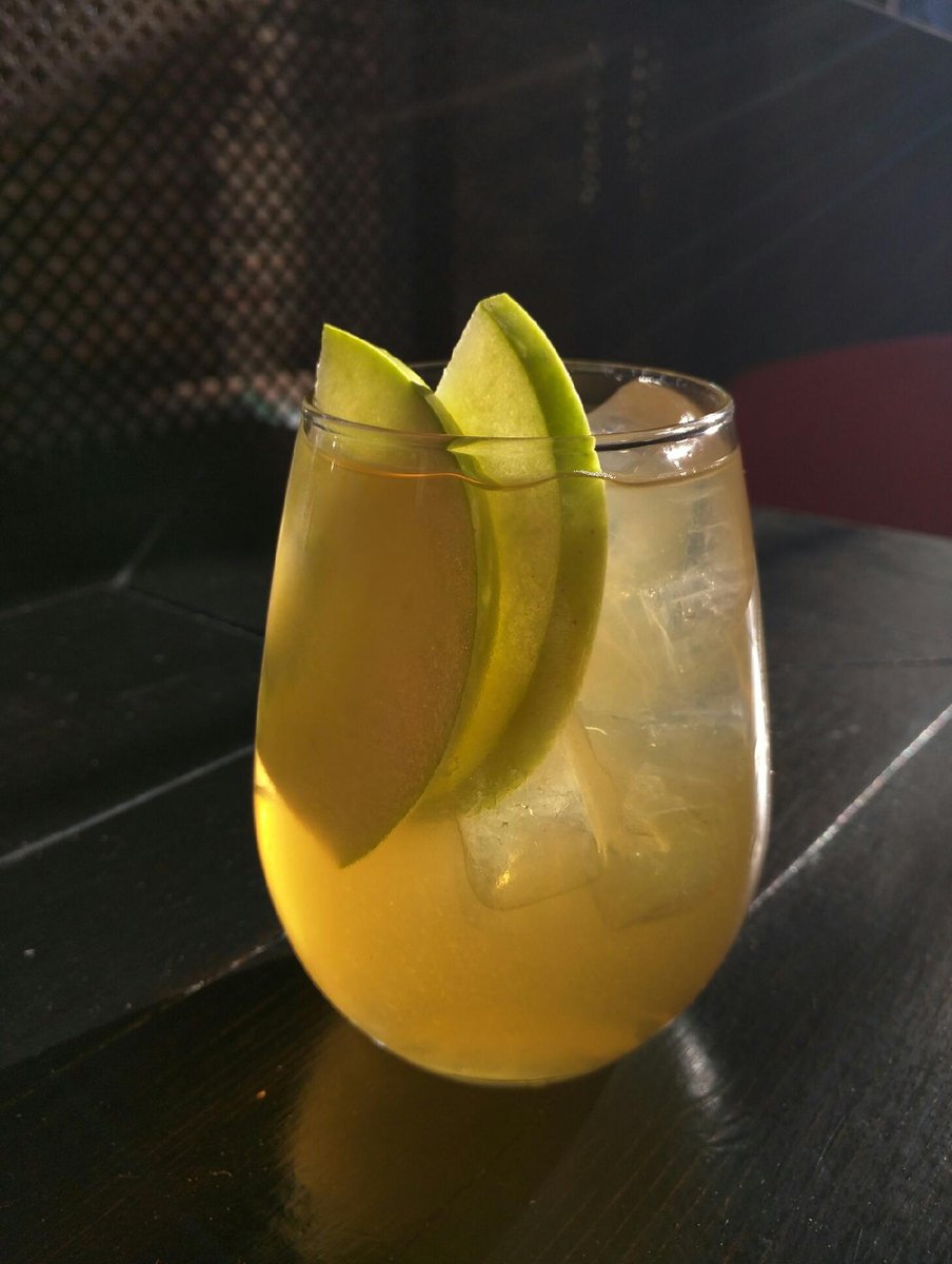 GEBistro's tweet photo. Punch now available every day for $5/$25 pitcher.
This week: rum, gin, brandy, genmaicha tea, peach, sparkling cider https://t.co/Z8La2PlXlw