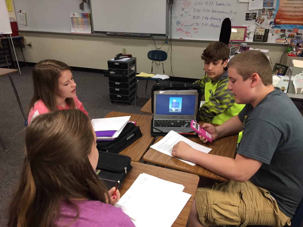 FindingX_Ervin's tweet photo. Ss teaching Ss...ThingLink, notes & homework. #3DVolume #Ervinsdayoff @LakeDenoon https://t.co/ra0S6PEWMk