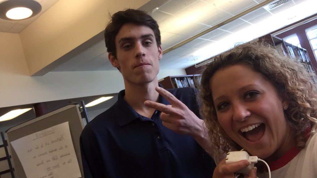 maddiechen14's tweet photo. Happy birthday @jackrcallahan11 have a great day! #yahwave 🌊 https://t.co/cOOZwxkzVI
