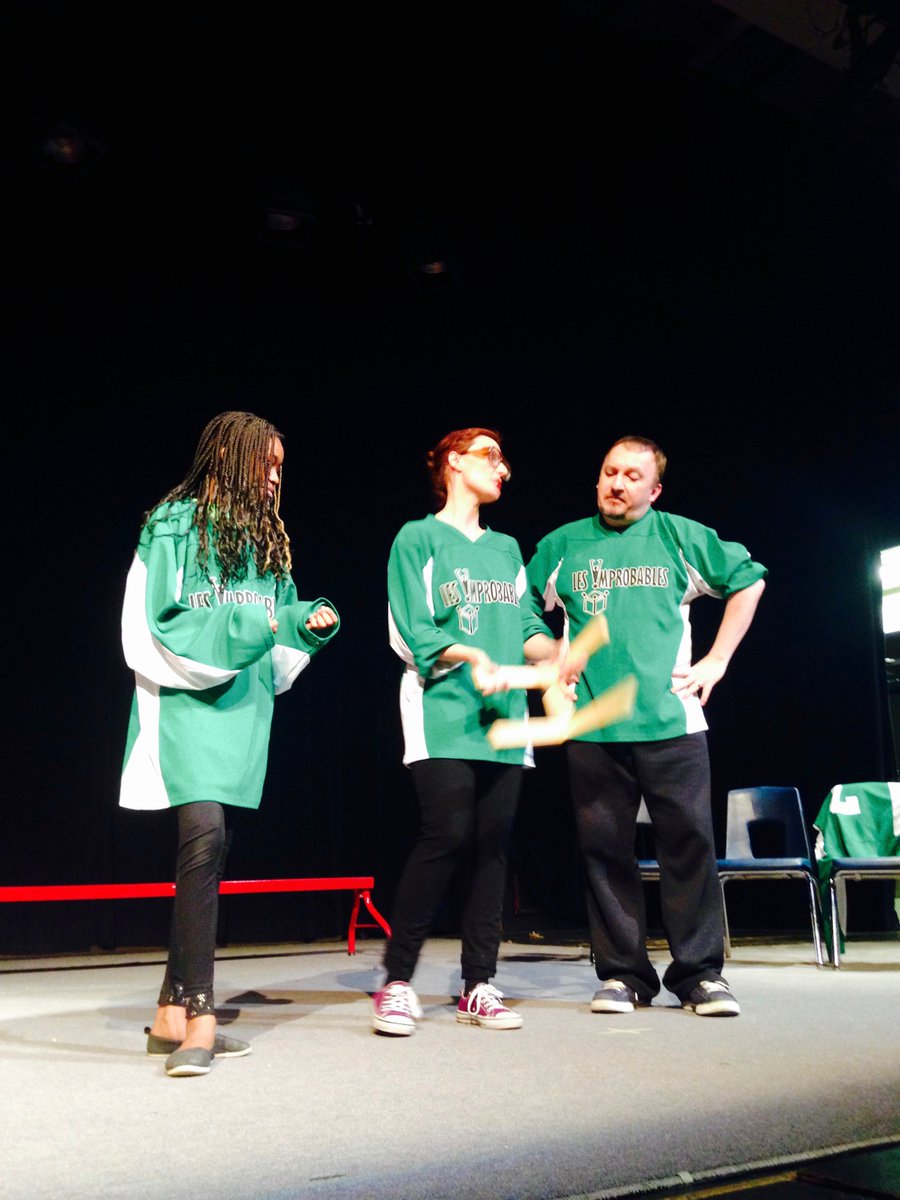 MonsieurBoris's tweet photo. La troupe des @ImprobablesTO invite les élèves de l'élémentaire sur scène pour improviser avec eux ! @CSViamonde https://t.co/sxd6tSeElq