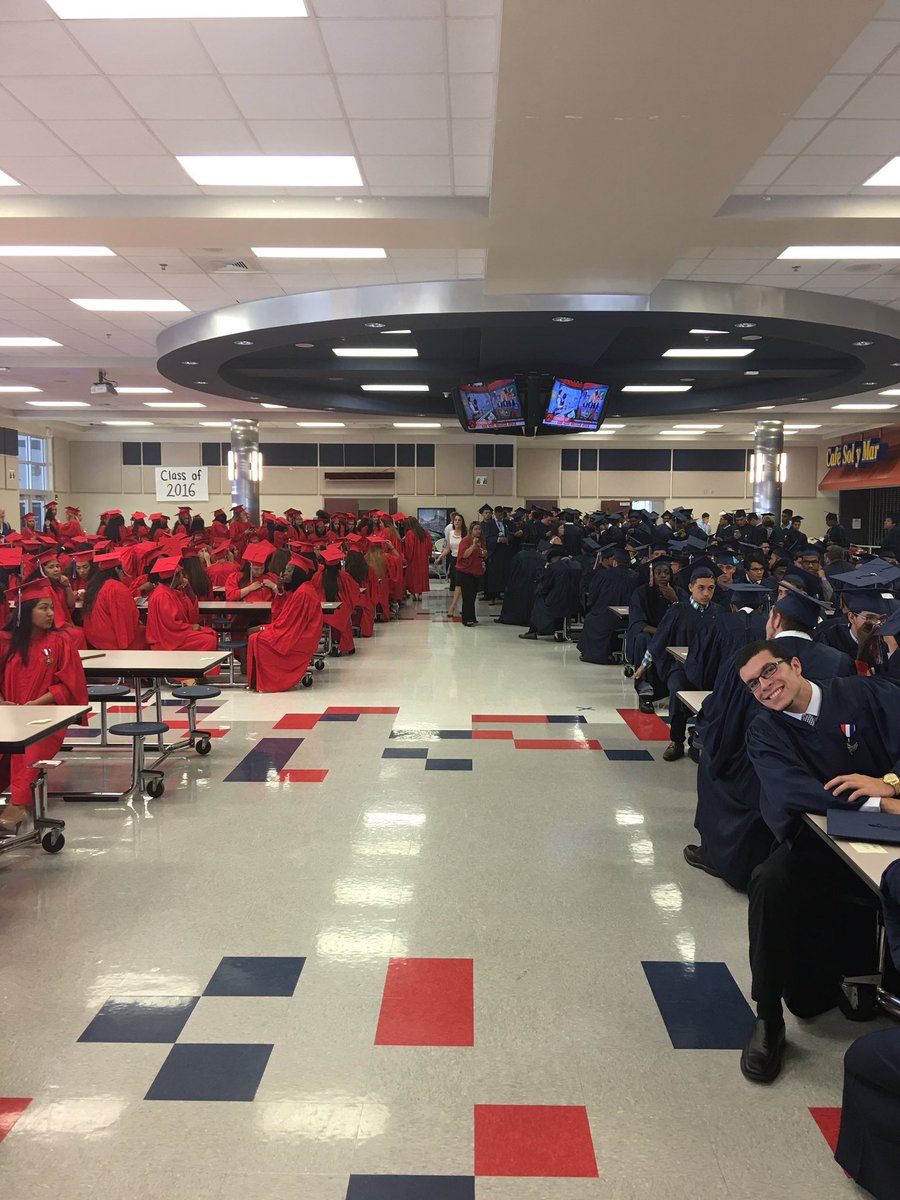 FHH_FalconFury's tweet photo. #SeniorAwardsNight is in full effect at #TheHill. #FalconPride #FalconFresh #FalconGraduating ๐๐๐ https://t.co/LL30iqBNzS