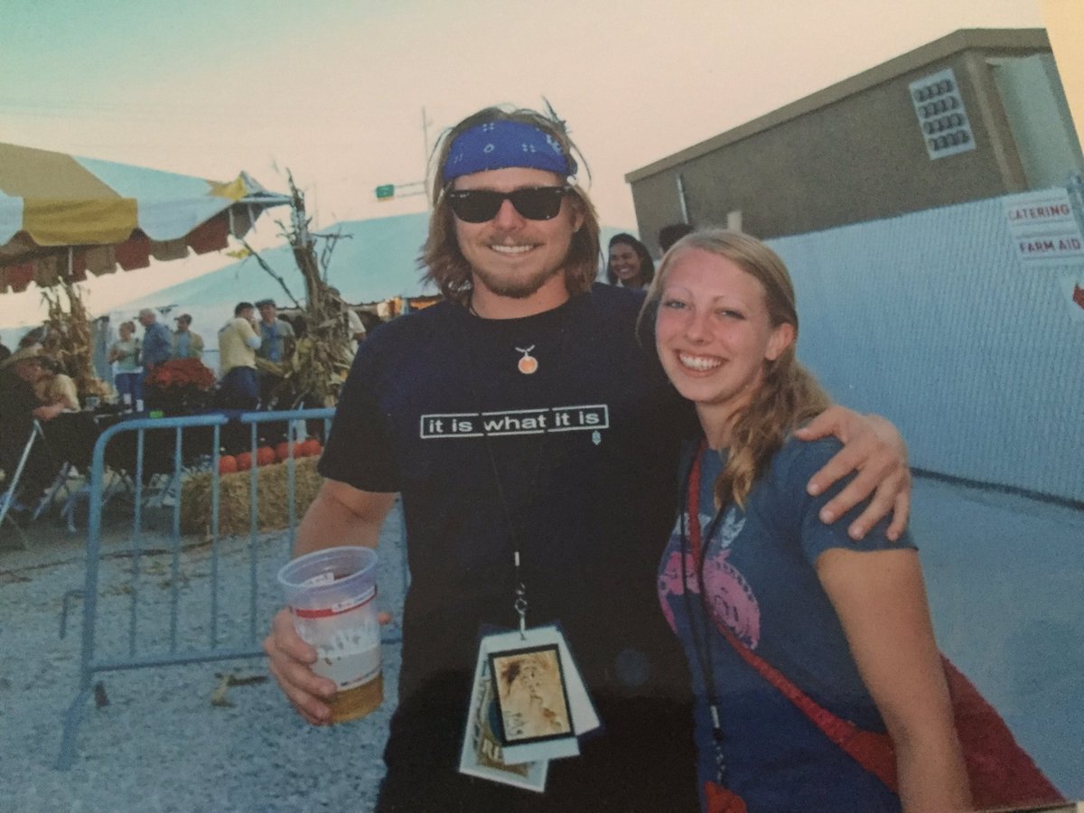 LiveLikeJon's tweet photo. @lukasnelson farm aid 2009 https://t.co/Sz1LXyMlLc