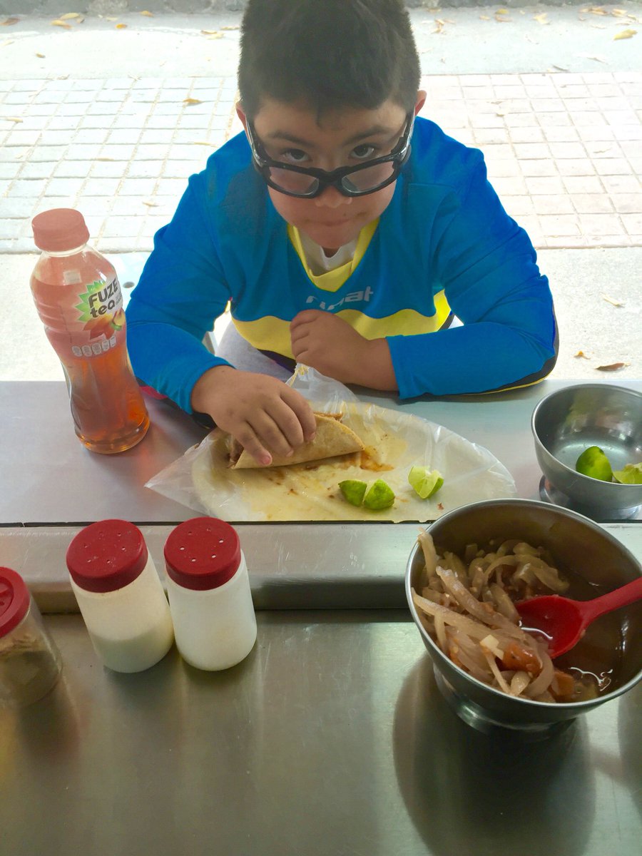 lacochinitadf's tweet photo. #MiercolesPibil en Lindavista #CochiTorta #Panucho Nuestra Creación: #CochiBomba #AguaMenta #MáareQueCosa #CDMX https://t.co/rzHQ6Nnwon