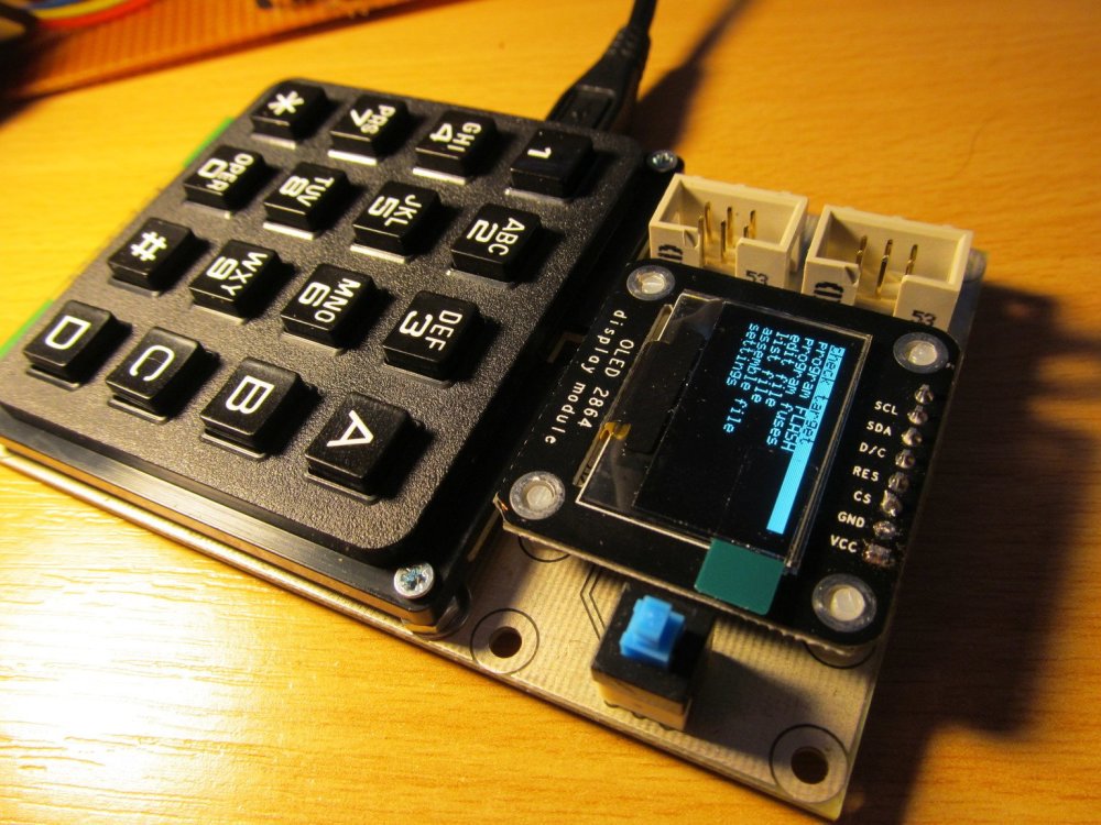 hackaday's tweet photo. Pavapro is a tiny AVR programmer you can bring anywhere. On #HackadayIO  @atmel https://t.co/JiMo32iXHx https://t.co/irKA73J3S3