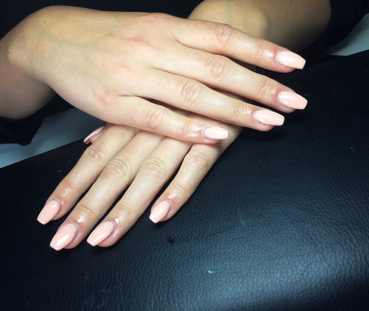 Hands_on_Fleek_'s tweet photo. How I love my customers #handsonfleek #nails #today #customers https://t.co/23D5V4qCR1