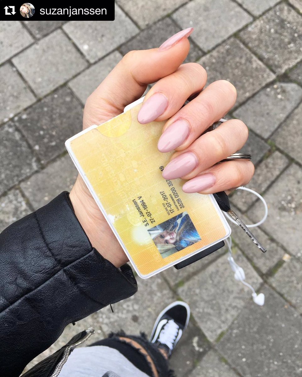 Hands_on_Fleek_'s tweet photo. How I love my customers #handsonfleek #nails #today #customers https://t.co/23D5V4qCR1