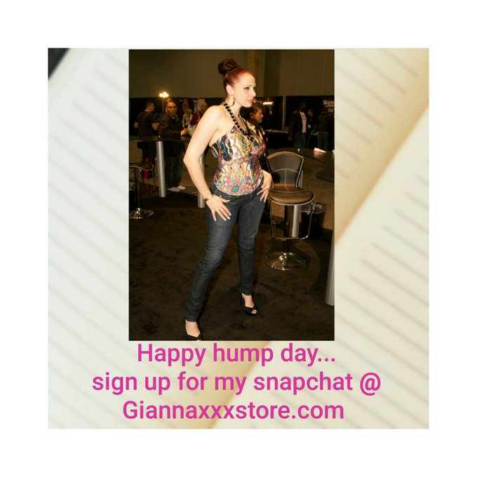 Hump day https://t.co/lTkRWuc2sX https://t.co/pwkAc1uMl1