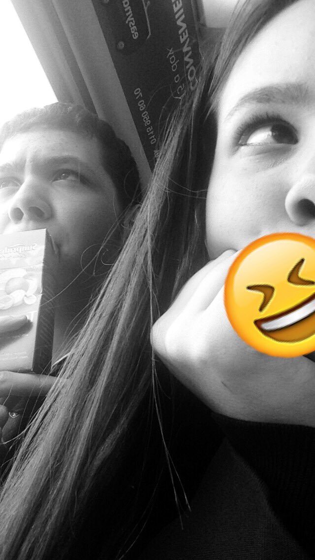 SpIashing's tweet image. i love her to bits