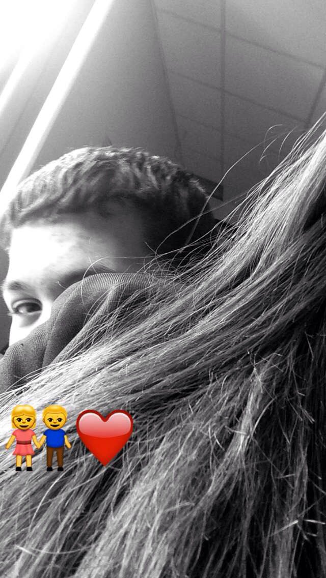 SpIashing's tweet image. i love her to bits