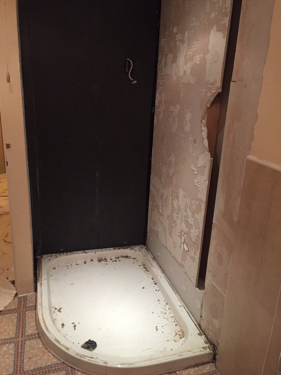 mattystabs03's tweet photo. Last one a shower tray and slash board changed to tiles, loving the brick effect 👍🏼 no jobs too big any info dm me https://t.co/3WLNZvr0qO