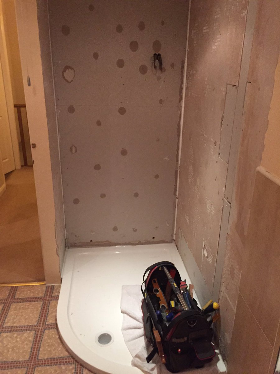 mattystabs03's tweet photo. Last one a shower tray and slash board changed to tiles, loving the brick effect 👍🏼 no jobs too big any info dm me https://t.co/3WLNZvr0qO