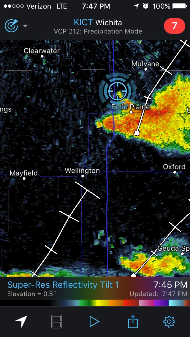CoryHarkleroad's tweet image. Looking south hydraulic and 120th 749pm #kswx
