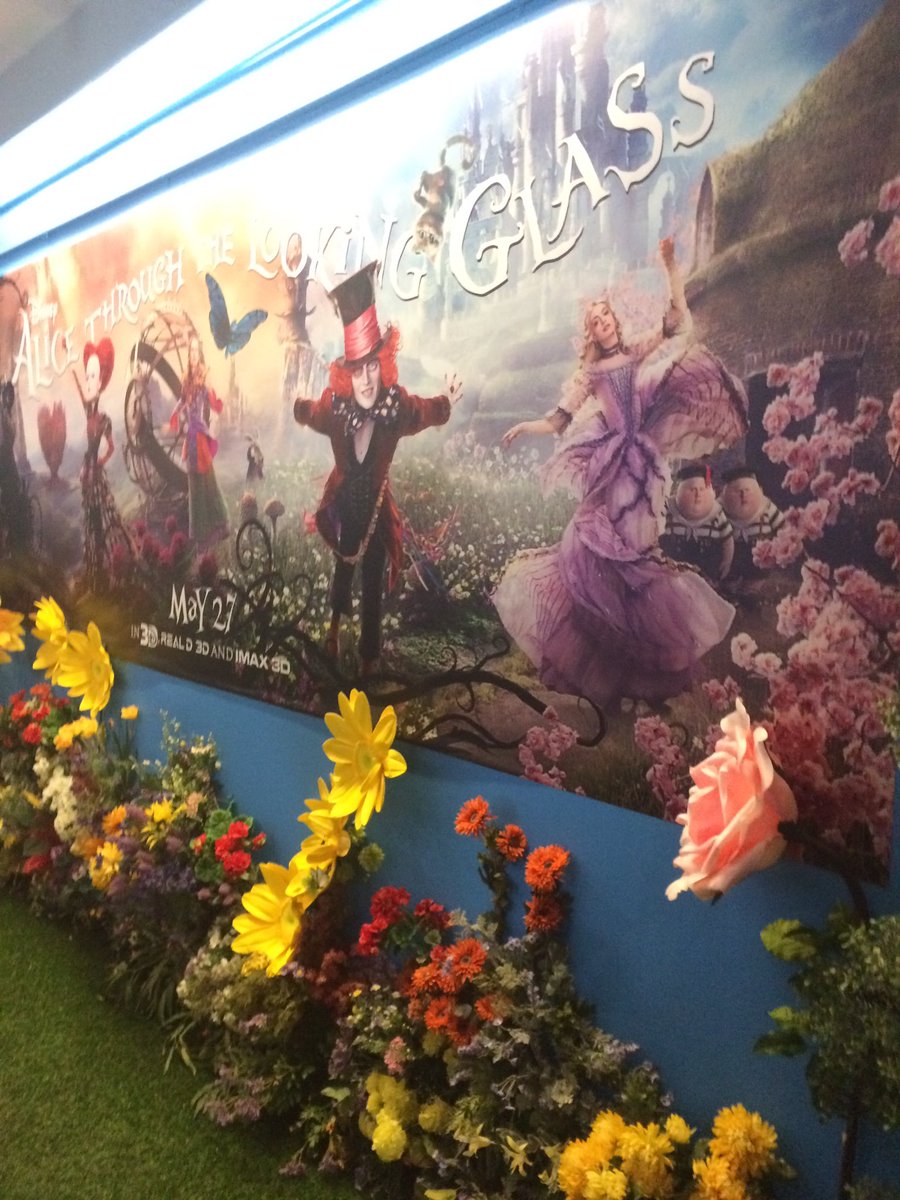 JKoala13's tweet photo. Thank you #AliceThroughTheLookingGlass #AliceOnQueen for being awesome today! (love the awesome swag) 💕🎩 https://t.co/ZepZO7fA5L