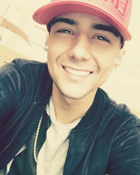 NBCUniverso's tweet photo. .@luiscoronel281 le sonríe a la vida en las redes sociales 😁 #PapacitoAlert https://t.co/FEg4LkT4Pq