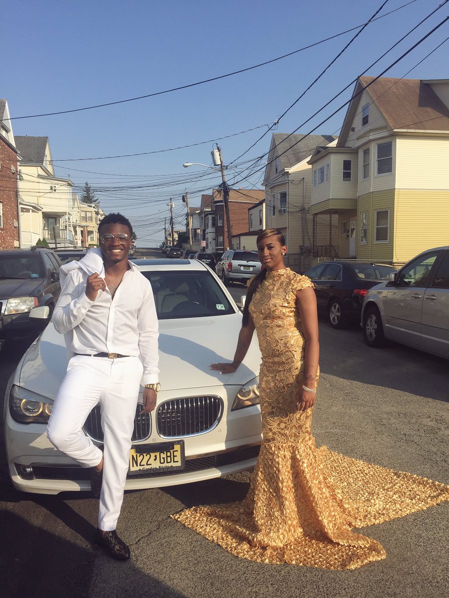 Glizzy__22's tweet photo. 👫😍❗️ @jadae_alae #Prom2k16 https://t.co/Npc07r6QKe
